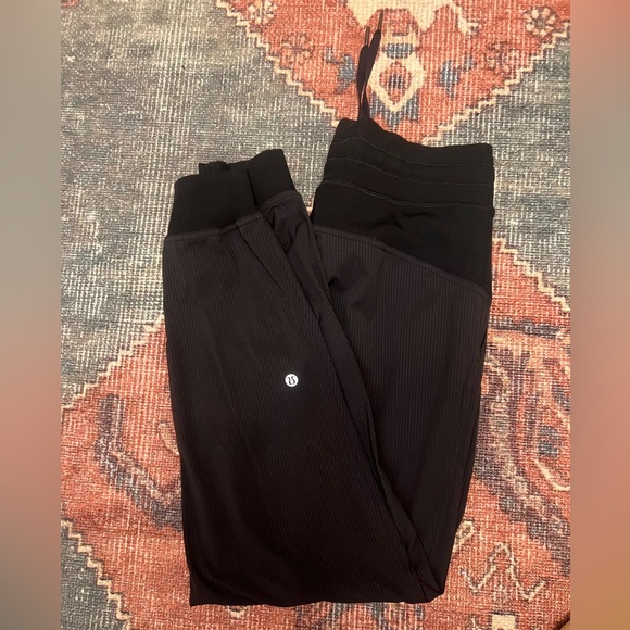 Lululemon joggers - Picture 2 of 3